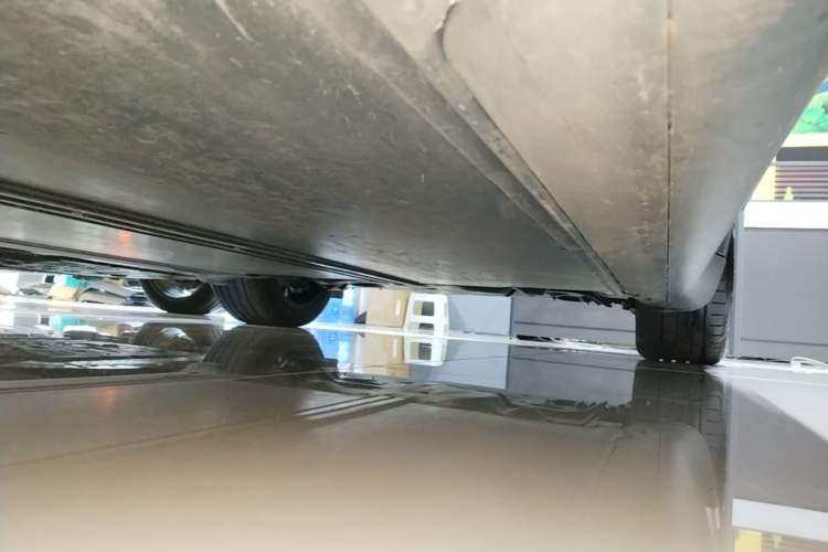 Used Tesla Model Y 2024 Long-Range All-Wheel-Drive Version Left Side Sill
