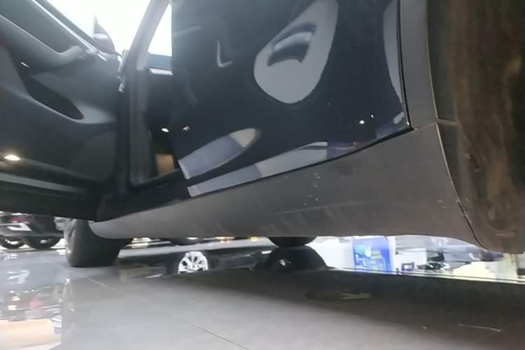 Used Tesla Model Y 2024 Rear-Wheel-Drive Version Left Side Sill