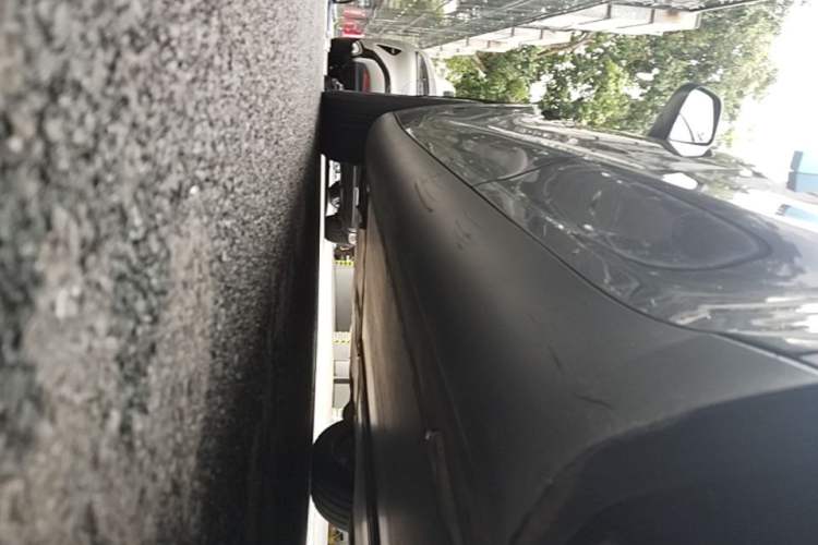 Used Tesla Model Y 2024 Rear-Wheel-Drive Version Left Side Sill