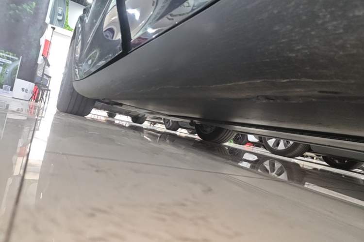Used Tesla Model Y 2024 Rear-Wheel-Drive Version Left Side Sill