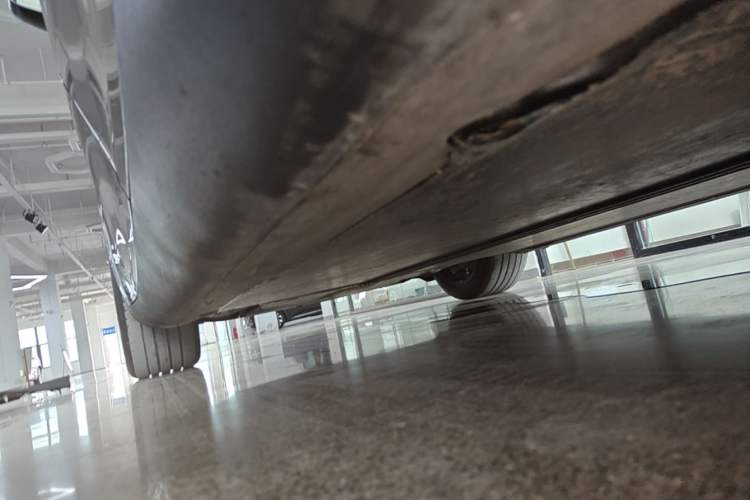 Used Tesla Model Y 2024 Rear-Wheel-Drive Version Left Side Sill