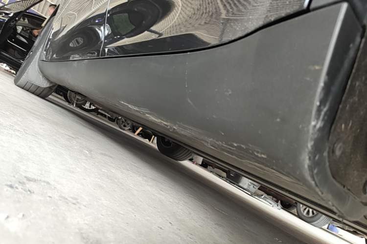 Used Tesla Model Y 2024 Rear-Wheel-Drive Version Left Side Sill