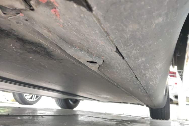 Used Tesla Model Y 2024 Rear-Wheel-Drive Version Left Side Sill