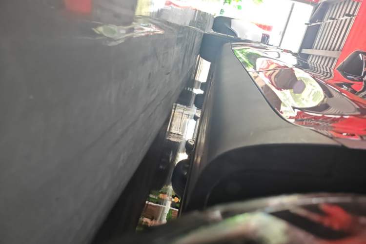 Used Tesla Model Y 2024 Rear-Wheel-Drive Version Left Side Sill