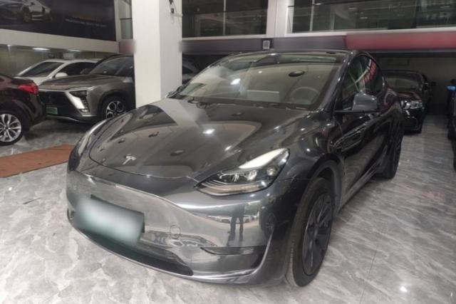 Tesla Model Y 2024 Rear-Wheel-Drive Version с пробегом