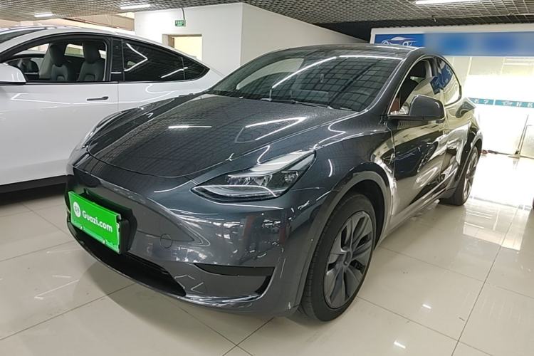 Tesla Model Y 2024 Rear-Wheel-Drive Version