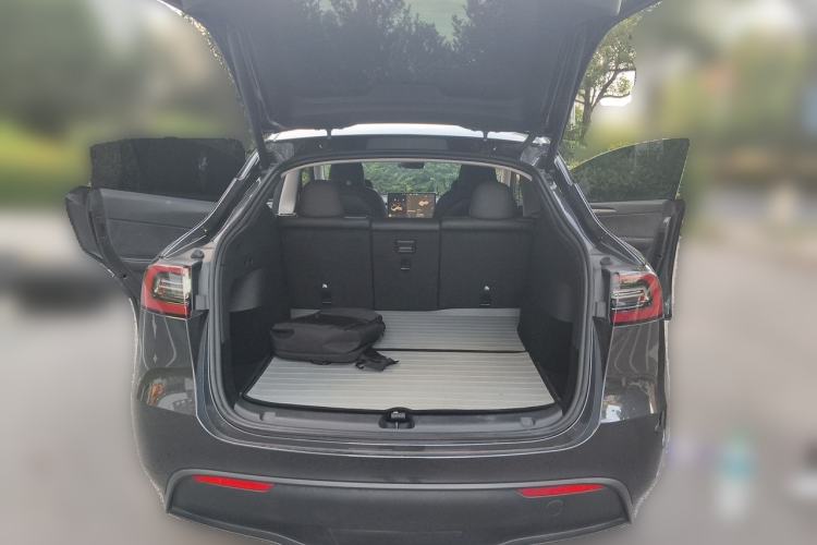 Used Tesla Model Y 2024 Long-Range All-Wheel-Drive Version Rear