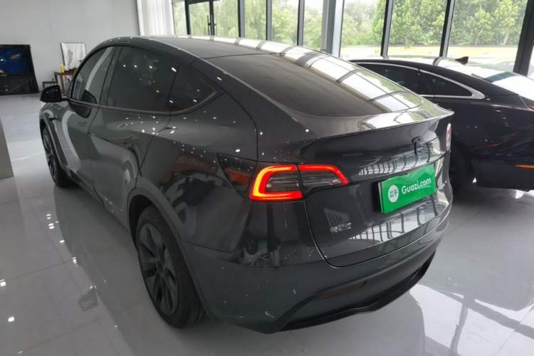 Used Tesla Model Y 2024 Rear-Wheel-Drive Version Rear Left 45 Deg