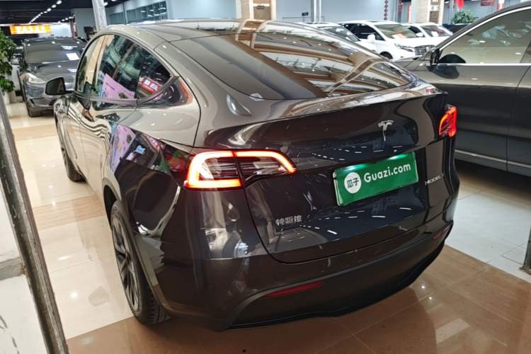 Used Tesla Model Y 2024 Rear-Wheel-Drive Version Rear Left 45 Deg