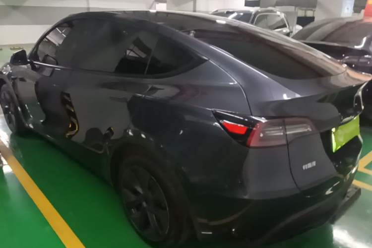 Used Tesla Model Y 2024 Rear-Wheel-Drive Version Rear Left 45 Deg