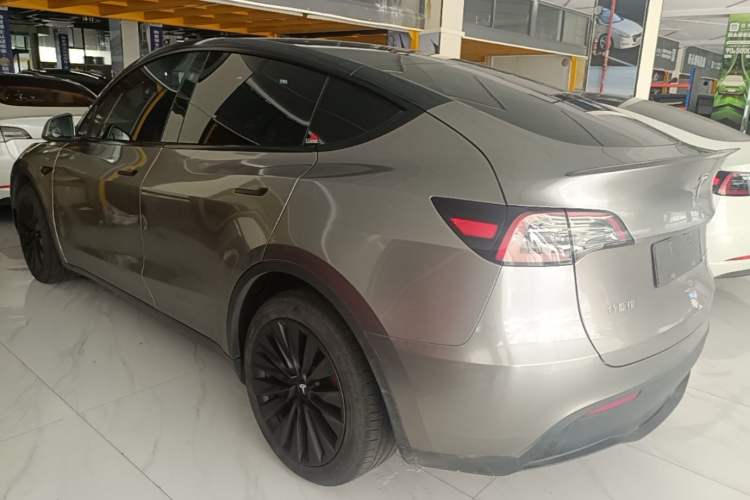 Used Tesla Model Y 2024 Long-Range All-Wheel-Drive Version Rear Left 45 Deg