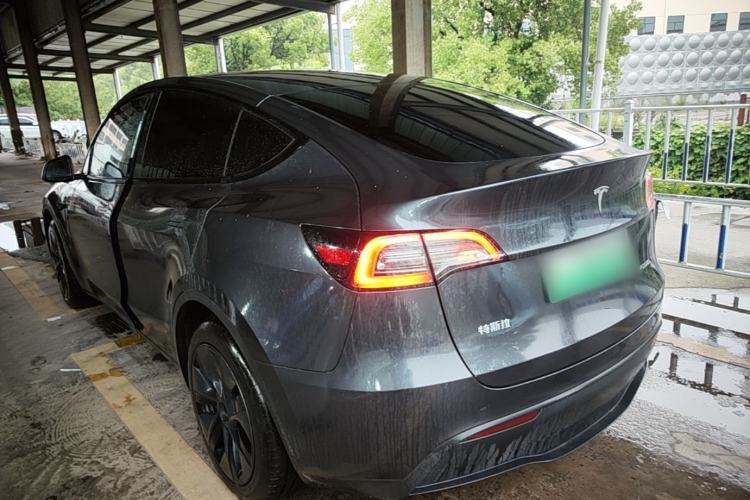 Used Tesla Model Y 2024 Rear-Wheel-Drive Version Rear Left 45 Deg