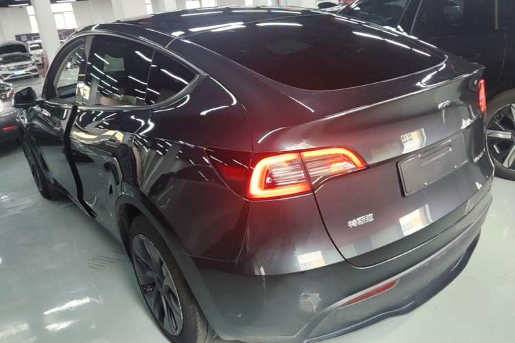 Used Tesla Model Y 2024 Rear-Wheel-Drive Version Rear Left 45 Deg