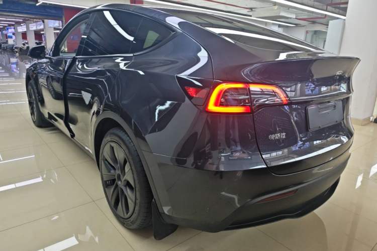 Used Tesla Model Y 2024 Rear-Wheel-Drive Version Rear Left 45 Deg