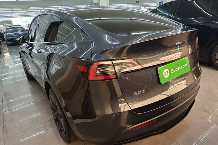 Used Tesla Model Y 2024 Rear-Wheel-Drive Version Rear Left 45 Deg