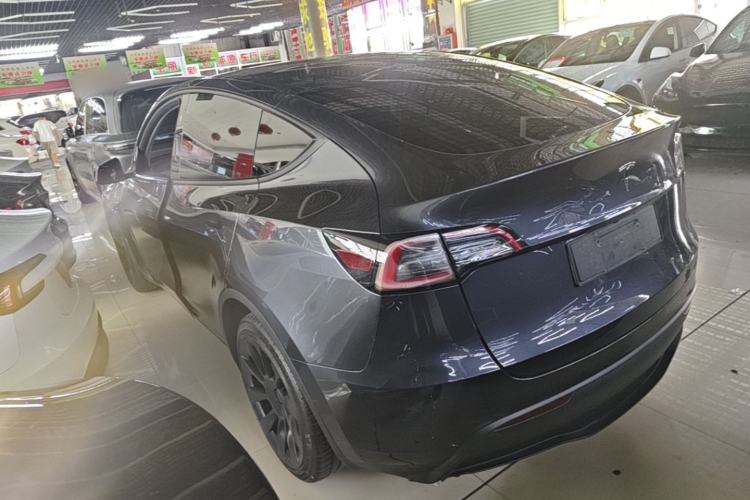 Used Tesla Model Y 2024 Long-Range All-Wheel-Drive Version Rear Left 45 Deg