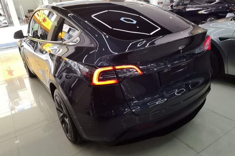 Used Tesla Model Y 2024 Rear-Wheel-Drive Version Rear Left 45 Deg