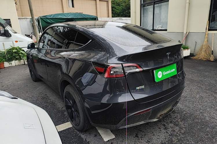 Used Tesla Model Y 2024 Long-Range All-Wheel-Drive Version Rear Left 45 Deg
