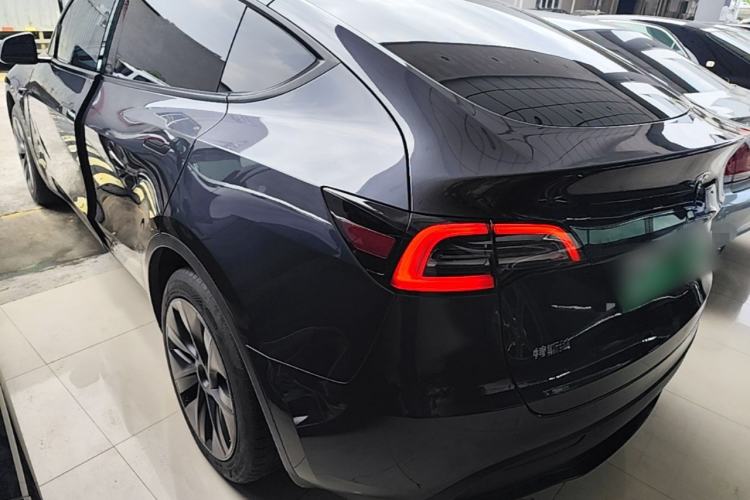 Used Tesla Model Y 2024 Rear-Wheel-Drive Version Rear Left 45 Deg