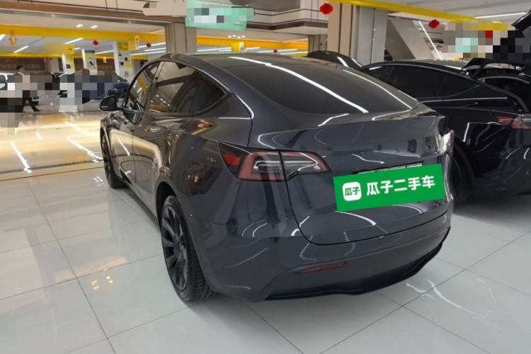 Used Tesla Model Y 2024 Long-Range All-Wheel-Drive Version Rear Left 45 Deg