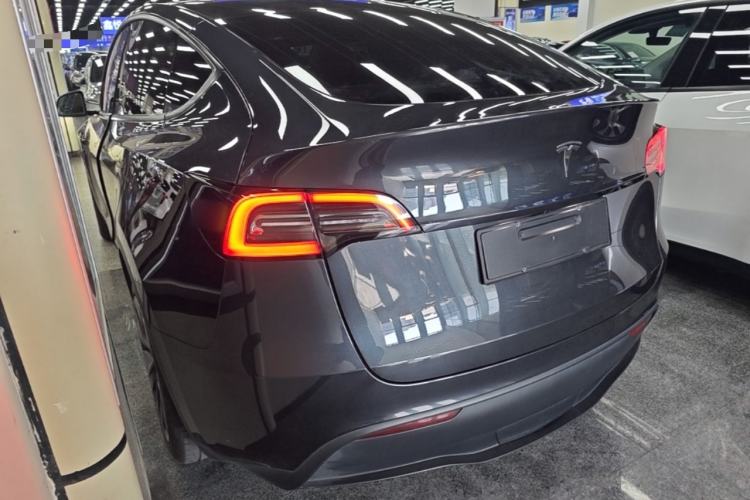 Used Tesla Model Y 2024 Rear-Wheel-Drive Version Rear Left 45 Deg