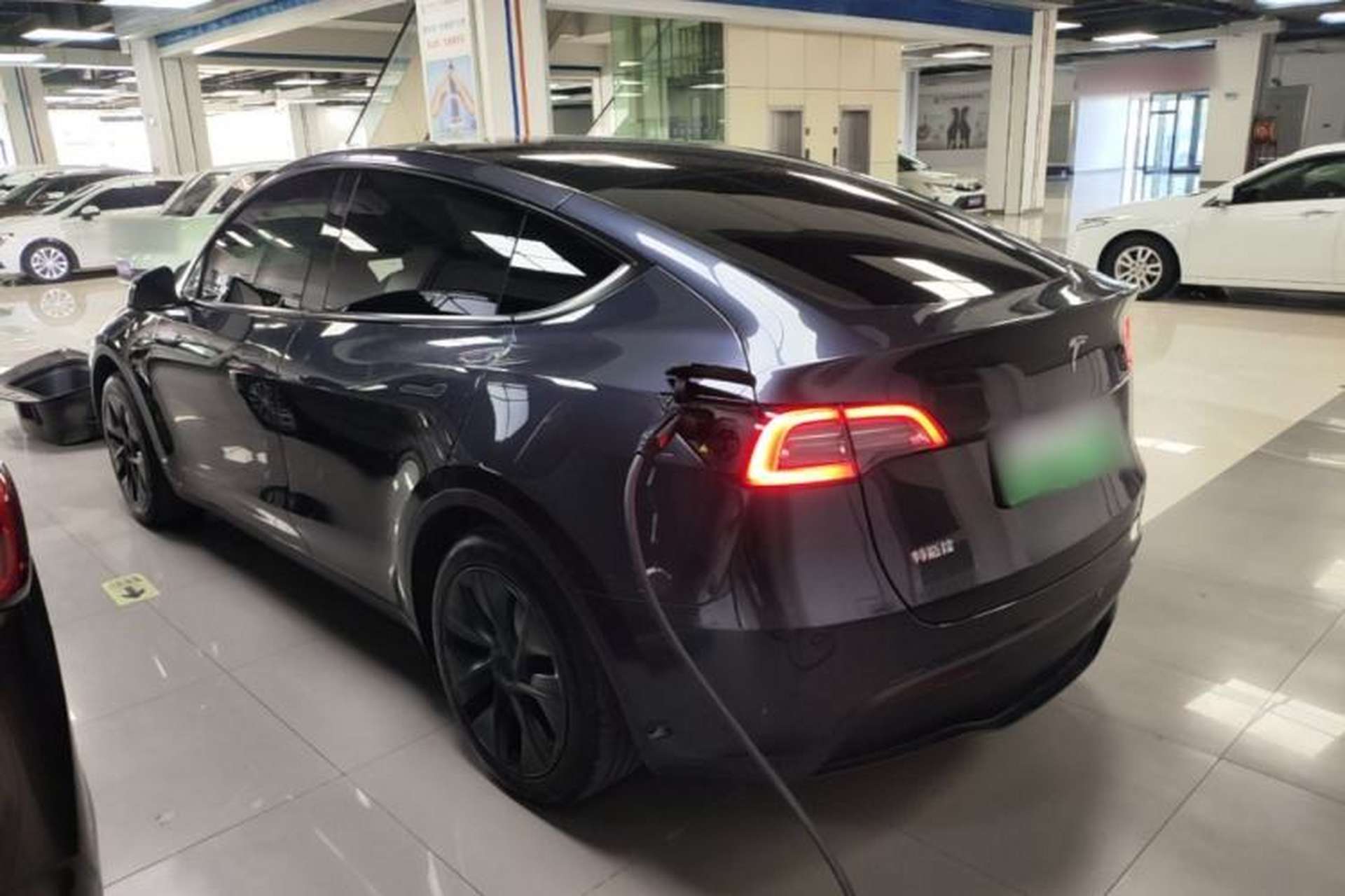 Used Tesla Model Y 2024 Rear-Wheel-Drive Version Rear Left 45 Deg