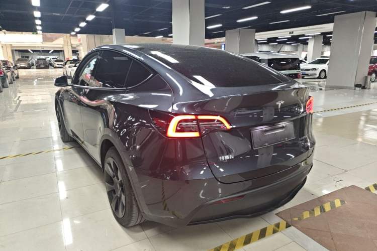 Used Tesla Model Y 2024 Rear-Wheel-Drive Version Rear Left 45 Deg