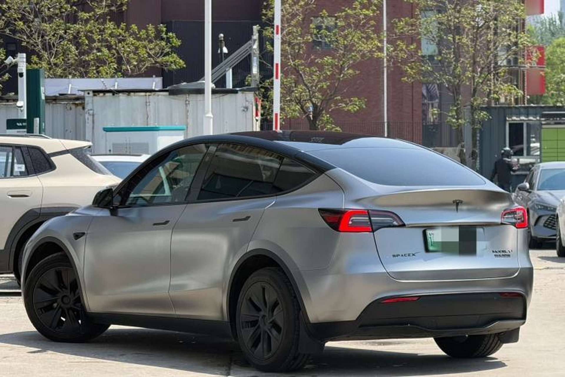 Used Tesla Model Y 2024 Long-Range All-Wheel-Drive Version Rear Left 45 Deg
