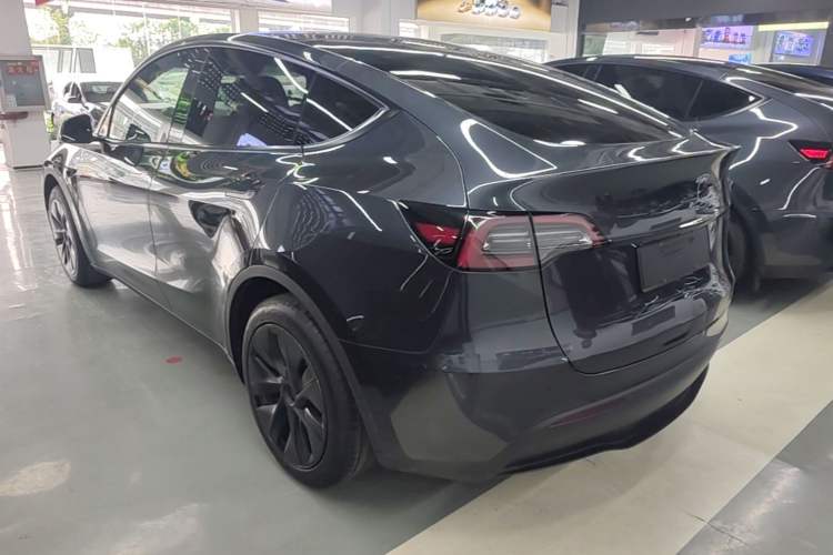Used Tesla Model Y 2024 Rear-Wheel-Drive Version Rear Left 45 Deg
