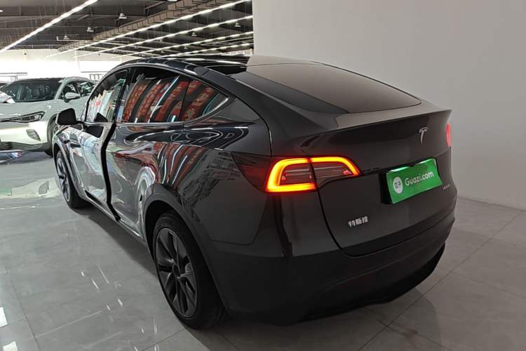 Used Tesla Model Y 2024 Rear-Wheel-Drive Version Rear Left 45 Deg