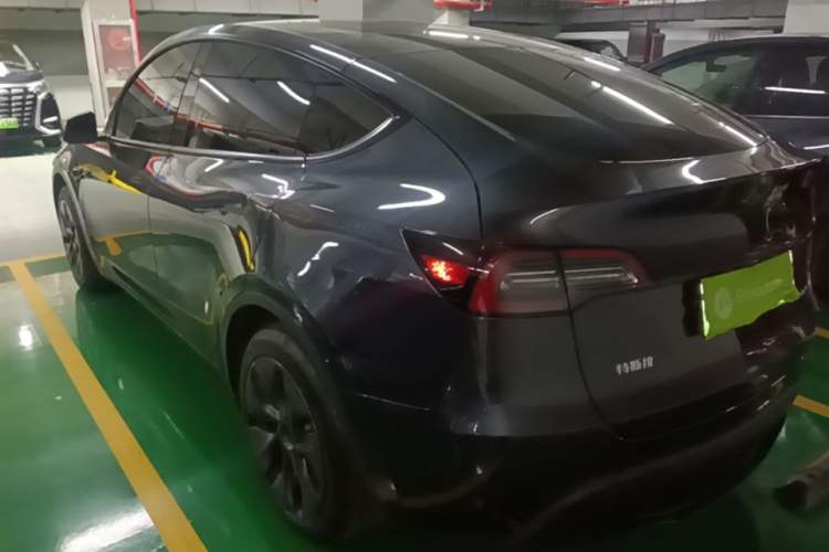 Used Tesla Model Y 2024 Rear-Wheel-Drive Version Rear Left 45 Deg