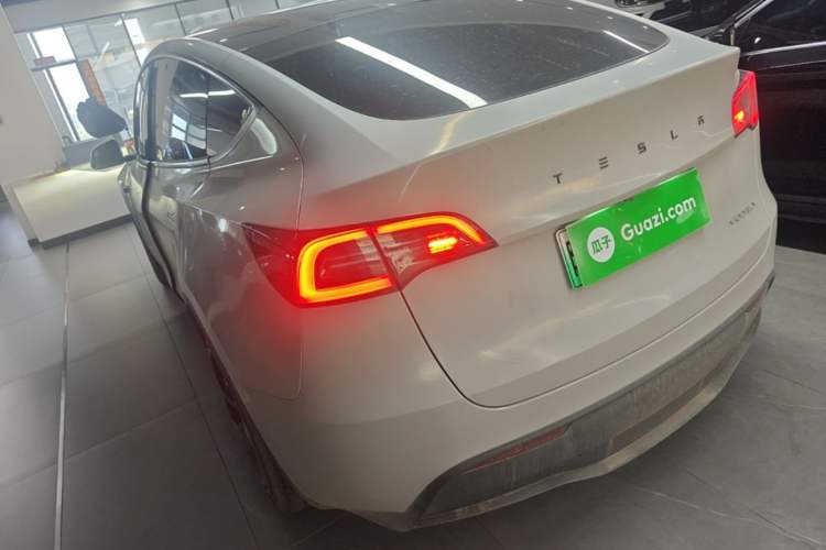 Used Tesla Model Y 2024 Rear-Wheel-Drive Version Rear Left 45 Deg