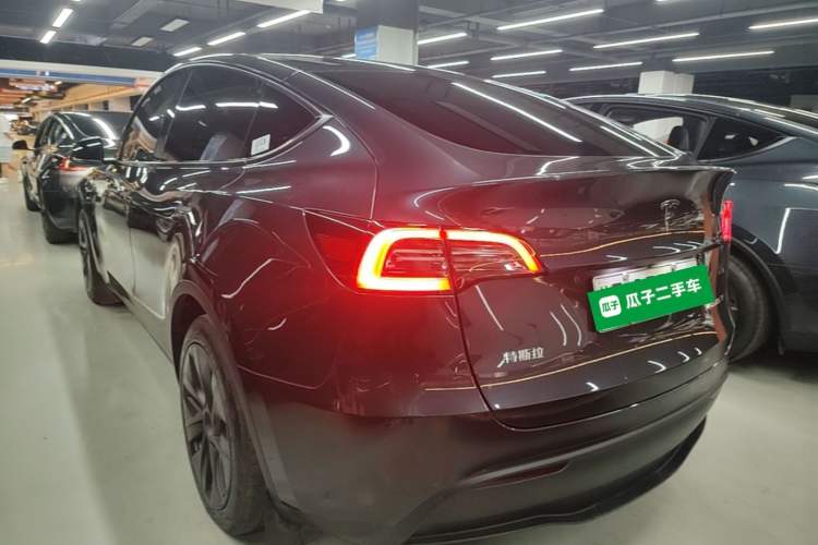Used Tesla Model Y 2024 Rear-Wheel-Drive Version Rear Left 45 Deg