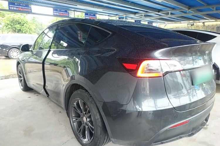 Used Tesla Model Y 2024 Rear-Wheel-Drive Version Rear Left 45 Deg