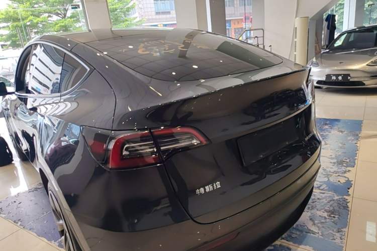 Used Tesla Model Y 2024 Rear-Wheel-Drive Version Rear Left 45 Deg