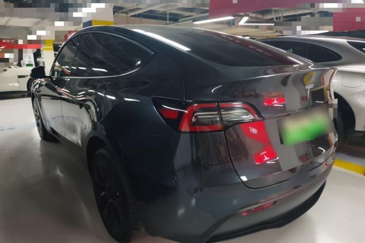 Used Tesla Model Y 2024 Long-Range All-Wheel-Drive Version Rear Left 45 Deg