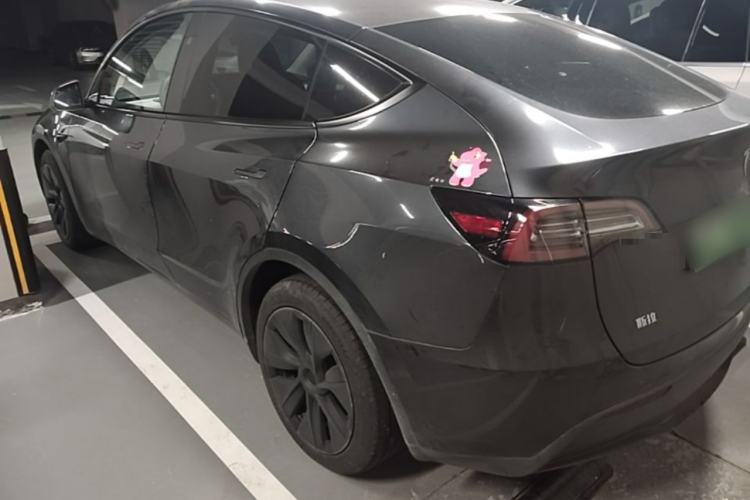 Used Tesla Model Y 2024 Rear-Wheel-Drive Version Rear Left 45 Deg