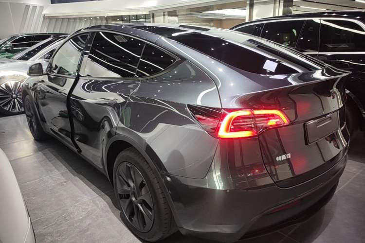 Used Tesla Model Y 2024 Rear-Wheel-Drive Version Rear Left 45 Deg