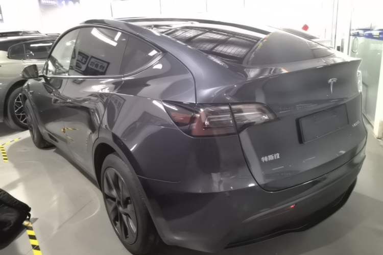 Used Tesla Model Y 2024 Rear-Wheel-Drive Version Rear Left 45 Deg