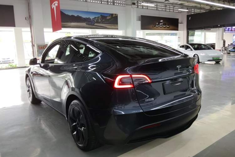 Used Tesla Model Y 2024 Rear-Wheel-Drive Version Rear Left 45 Deg