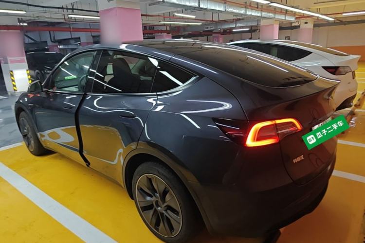 Used Tesla Model Y 2024 Rear-Wheel-Drive Version Rear Left 45 Deg