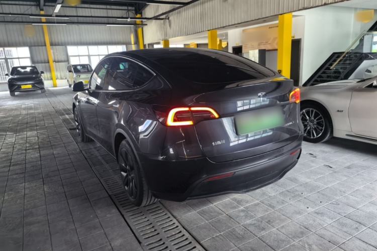 Used Tesla Model Y 2024 Rear-Wheel-Drive Version Rear Left 45 Deg