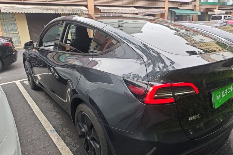 Used Tesla Model Y 2024 Rear-Wheel-Drive Version Rear Left 45 Deg