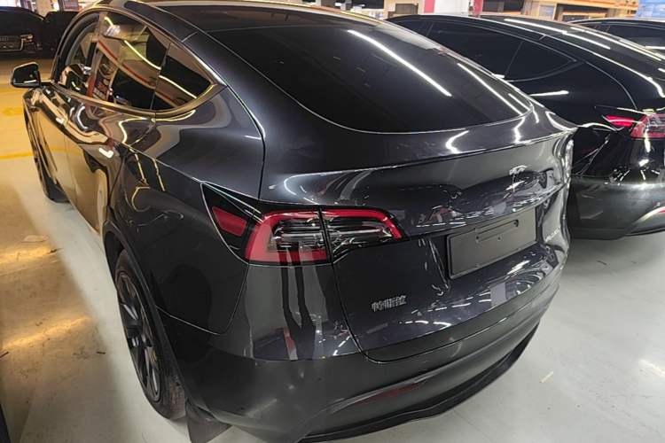 Used Tesla Model Y 2024 Rear-Wheel-Drive Version Rear Left 45 Deg