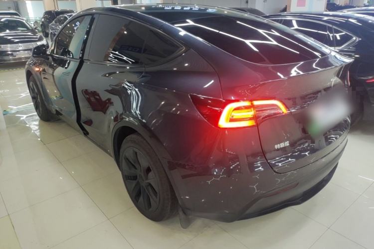 Used Tesla Model Y 2024 Rear-Wheel-Drive Version Rear Left 45 Deg