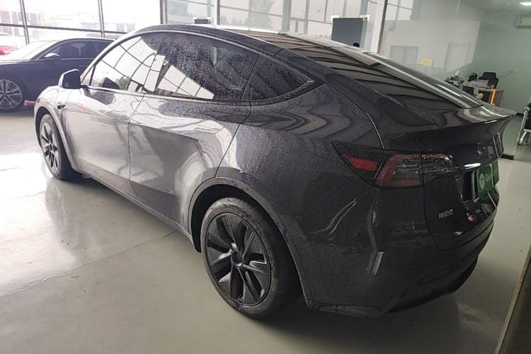 Used Tesla Model Y 2024 Rear-Wheel-Drive Version Rear Left 45 Deg