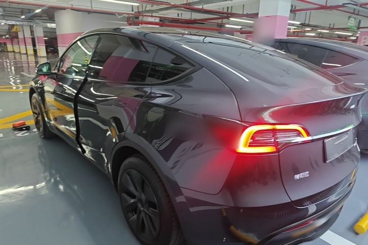 Used Tesla Model Y 2024 Rear-Wheel-Drive Version Rear Left 45 Deg