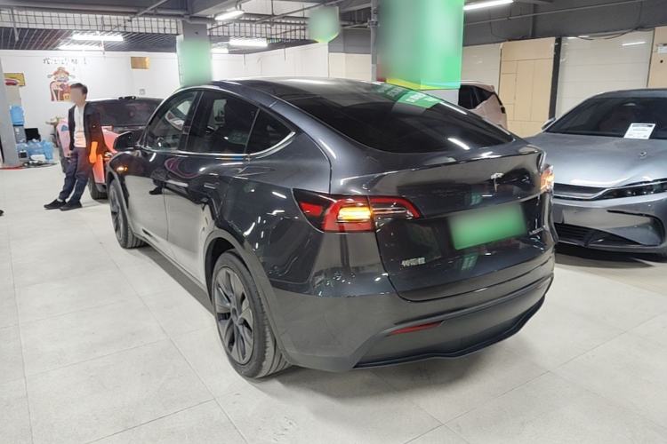 Used Tesla Model Y 2024 Rear-Wheel-Drive Version Rear Left 45 Deg