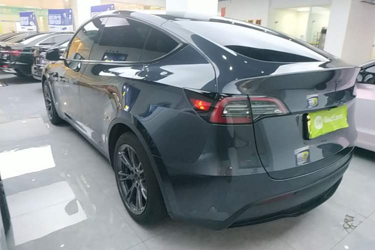 Used Tesla Model Y 2024 Rear-Wheel-Drive Version Rear Left 45 Deg