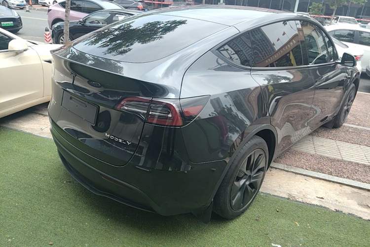 Used Tesla Model Y 2024 Rear-Wheel-Drive Version Rear Right 45 Deg